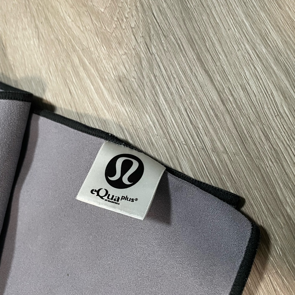 Lululemon yoga towel - Picture 3 of 3